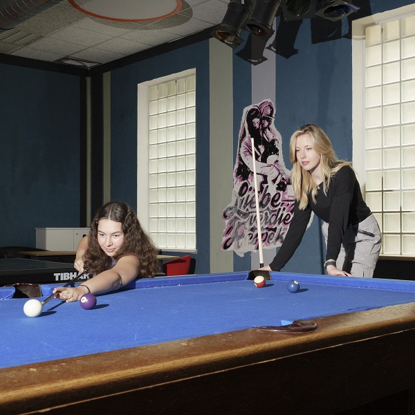 Du findest in allen Jugendzentren Spielgeräte, Billiard, Tischtennis, Tischfußball und Vieles mehr. © Stadt Graz/Koschar und Münch Du findest in allen Jugendzentren Spielgeräte, Billiard, Tischtennis, Tischfußball und Vieles mehr.